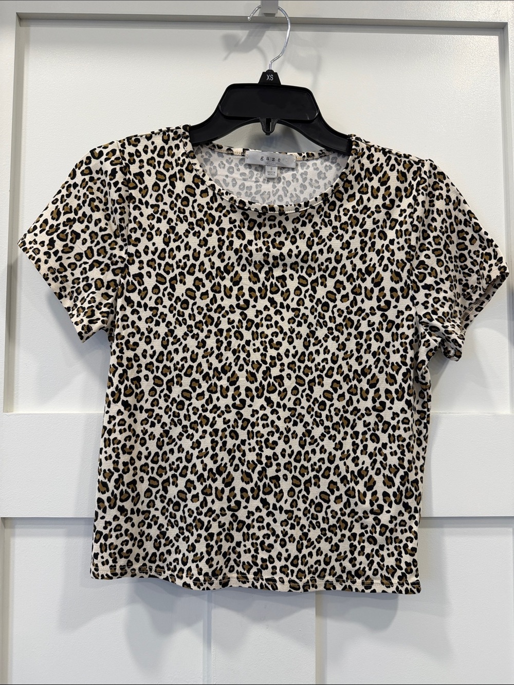 gaze Leopard Print Short Sleeve Tee in Brown and Black